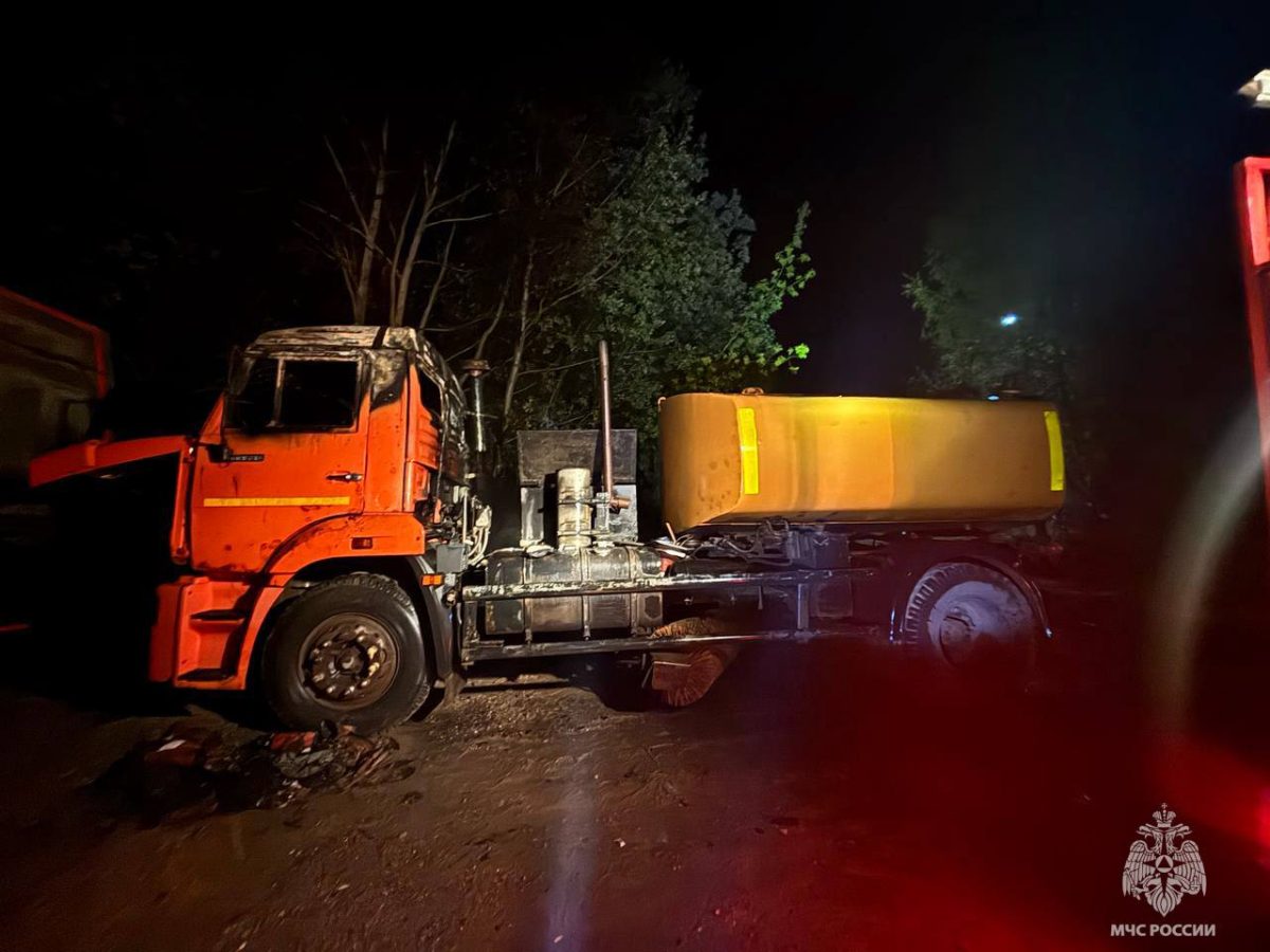 В Тверской области сгорела кабина КАМАЗа