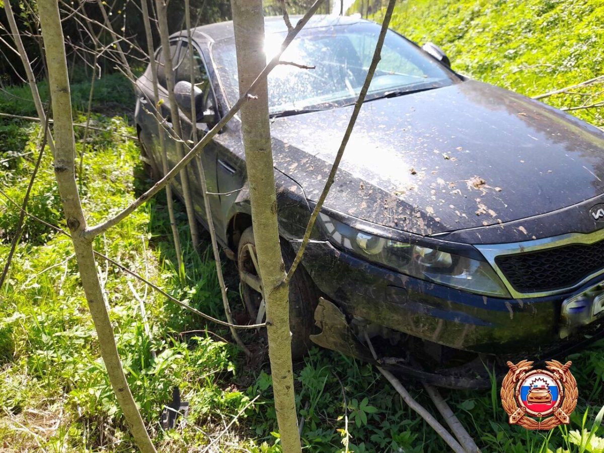 Два человека пострадали в тройном ДТП в Тверской области