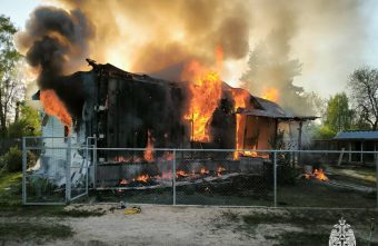 Жилой дом сгорел в посёлке под Тверью жилой