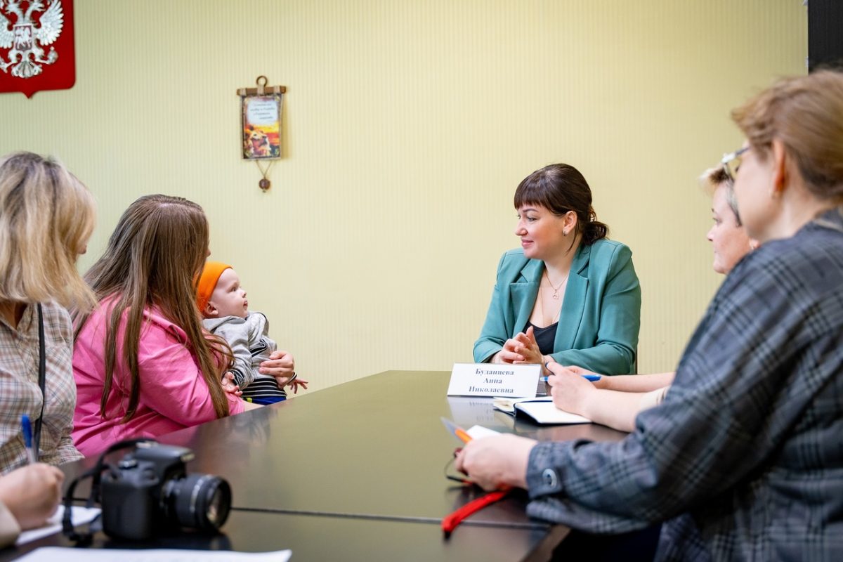 Многодетные семьи Лихославльского округа встретились с министром