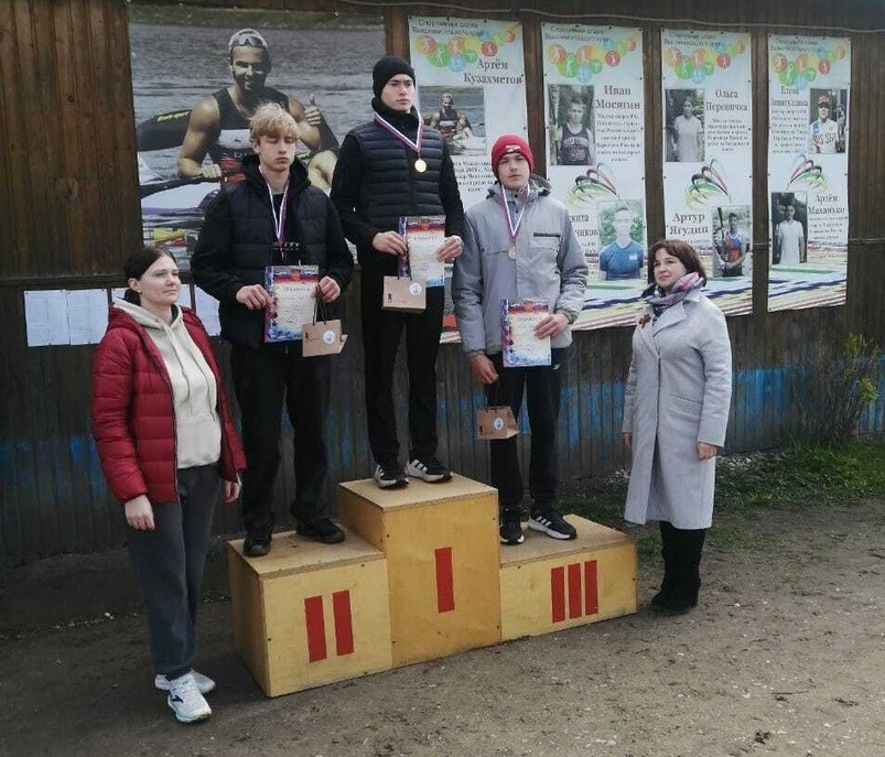 Юные гребцы из трёх городов Тверской области боролись за медали