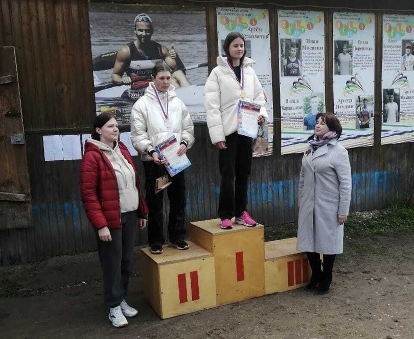 Юные гребцы из трёх городов Тверской области боролись за медали