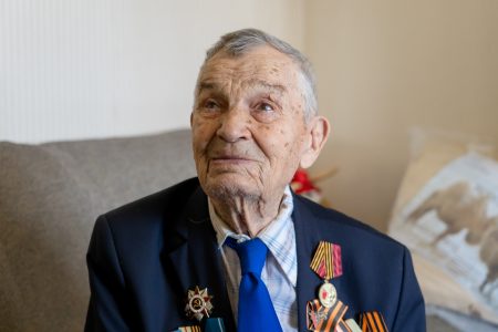 Человек с глазами в небо: радист Арсений Сухопаров 104 года на связи