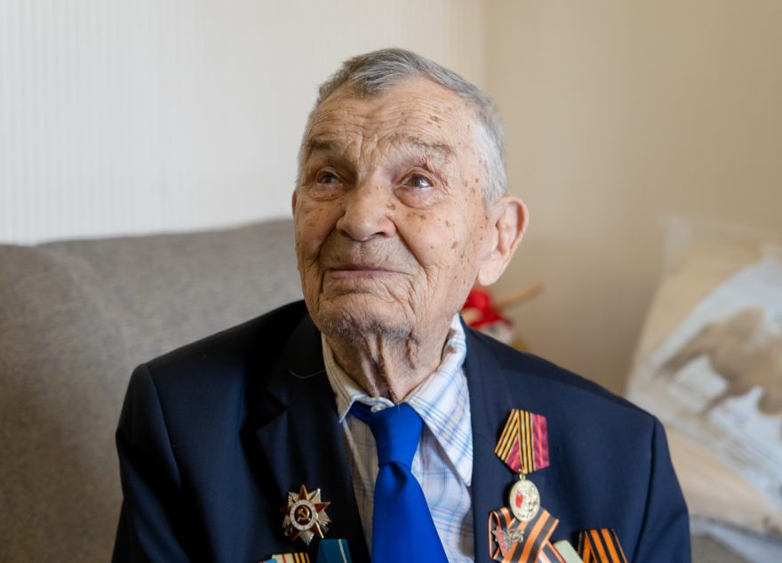 Человек с глазами в небо: радист Арсений Сухопаров 104 года на связи