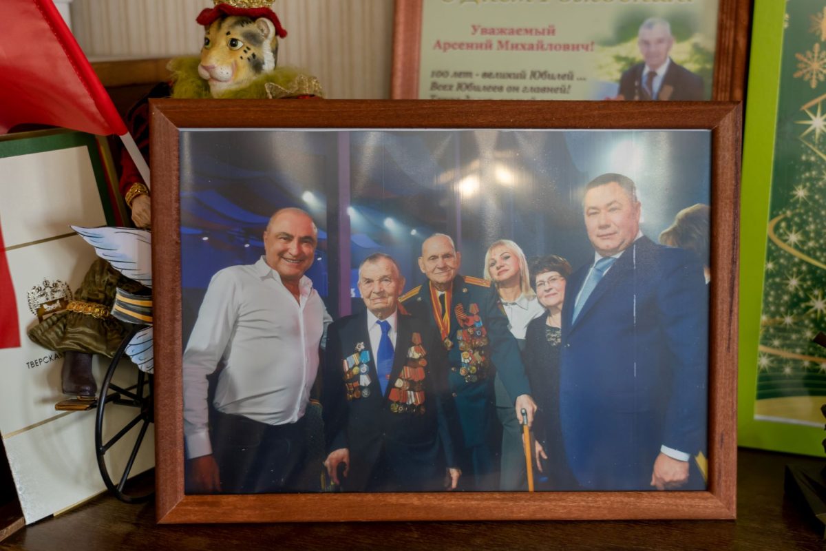 Человек с глазами в небо: радист Арсений Сухопаров 104 года на связи