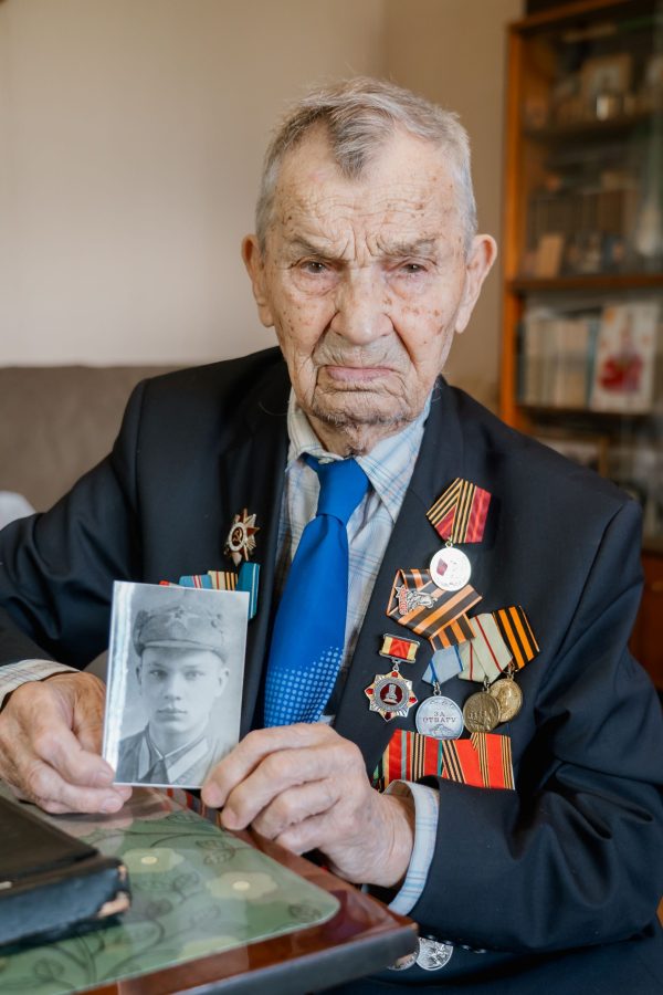 Человек с глазами в небо: радист Арсений Сухопаров 104 года на связи