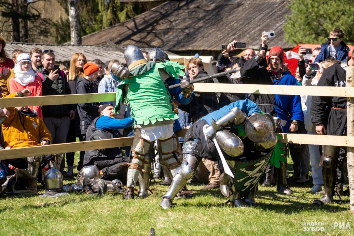 Средневековые бои, танцы и ремёсла: в Тверской области с размахом прошёл «Новоторжский рубеж»