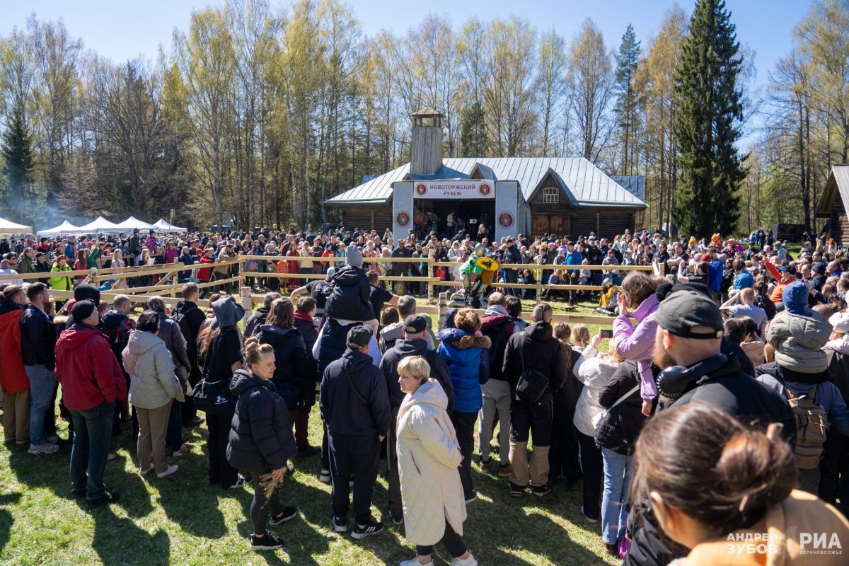 Средневековые бои, танцы и ремёсла: в Тверской области с размахом прошёл «Новоторжский рубеж»