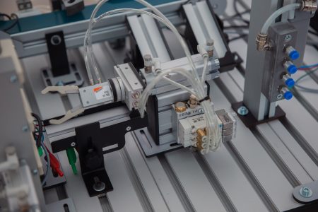 Предприятия Тверской области получат поддержку Федерального центра компетенций в роботизации