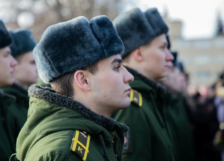 Военнослужащие по контракту проходят спецподготовку в Твери