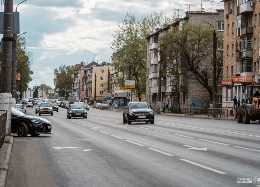 Теперь при встрече со спецтранспортом водителей обяжут перестраиваться на другую полосу Теперь при встрече со спецтранспортом водителей обяжут перестраиваться на другую полосу