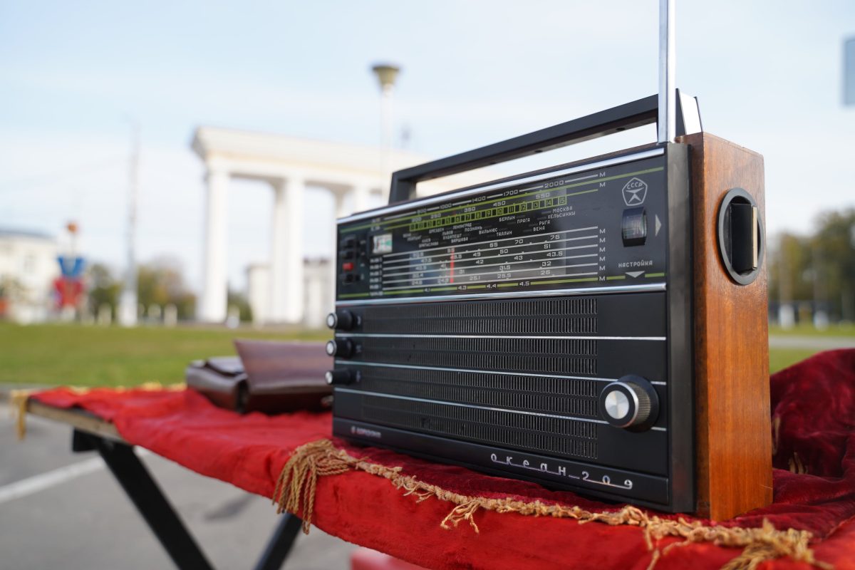 Игорь Руденя поздравил работников и ветеранов радио и всех отраслей связи