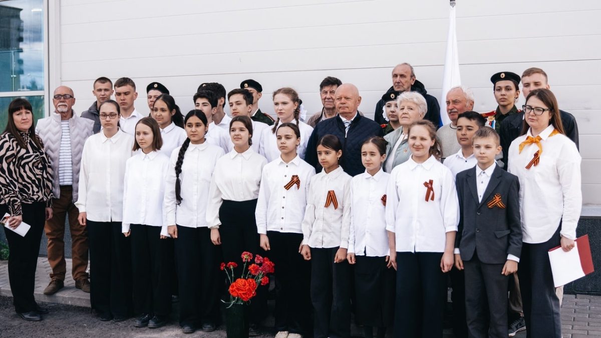 В Твери установили памятные таблички в честь героев-комсомольцев и молодых патриотов