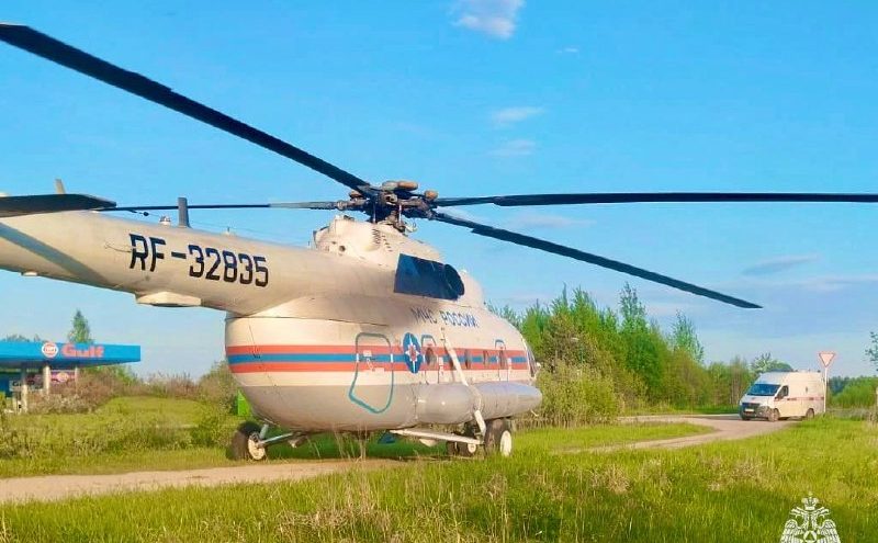 Вертолет МЧС доставил пациента в Тверскую клиническую больницу из Осташкова вертолет