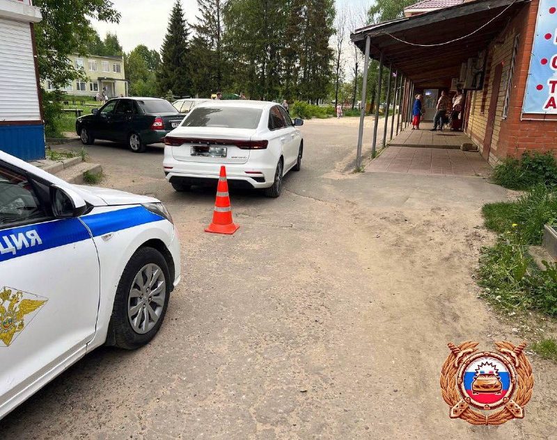В Тверской области водитель автомобиля не заметил пешехода и наехал на него В Тверской области водитель автомобиля не заметил пешехода и наехал на него