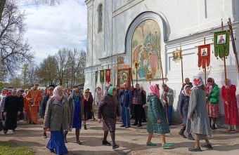 В день святых жен-мироносиц был совершен крестный ход в Тверской области В день святых жен-мироносиц был совершен крестный ход в Тверской области