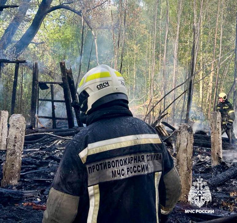 Пожар на Петербургском шоссе в Твери полностью потушен