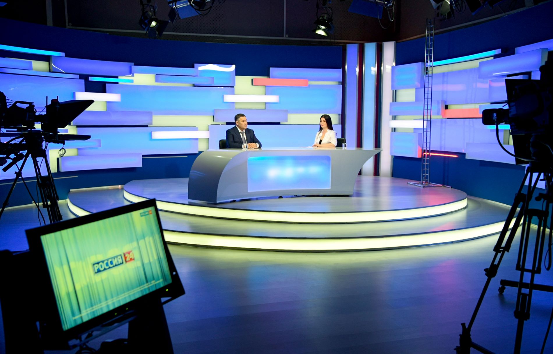 Стобалльники, каникулы и знаковые проекты: губернатор Игорь Руденя ответил на вопросы жителей в прямом эфире Стобалльники, каникулы и знаковые проекты: губернатор Игорь Руденя ответил на вопросы жителей в прямом эфире