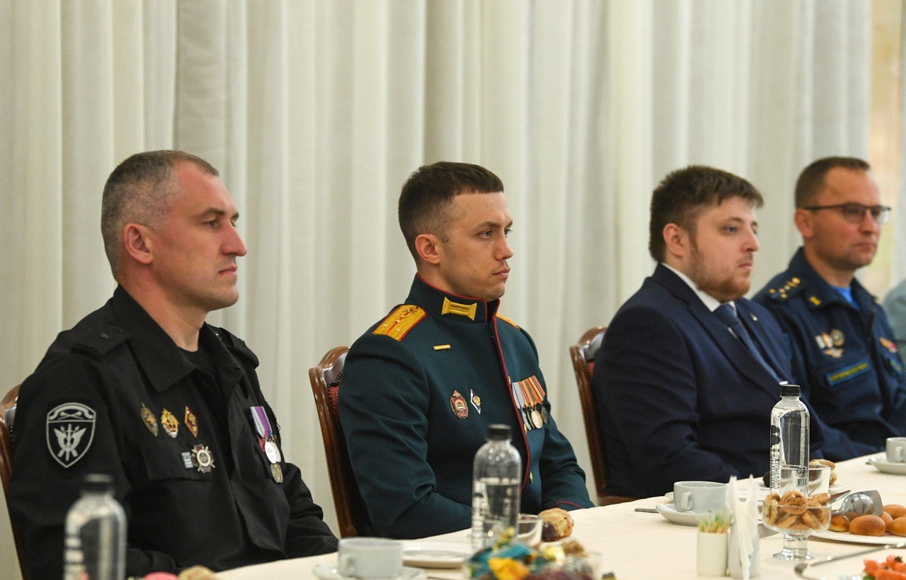 Губернатор Игорь Руденя встретился с участниками региональной программы «Герои Верхневолжья»