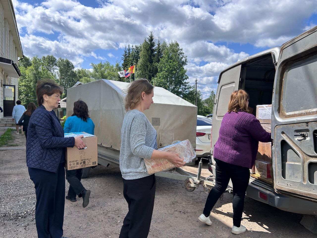 Жители Тверской области отправили в зону СВО детектор дронов и носки