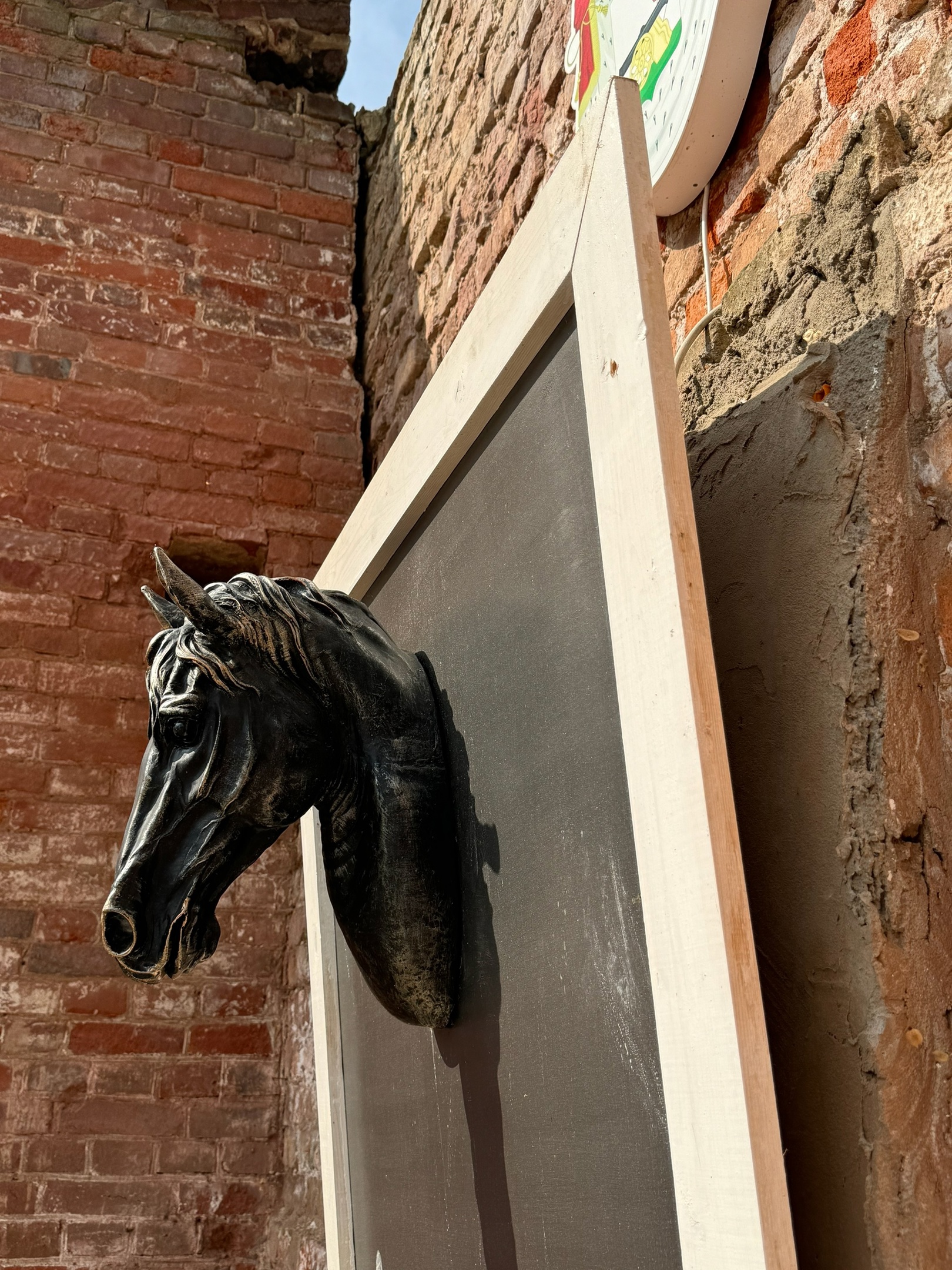 Вандалы продолжают громить благоустроенные города Тверской области