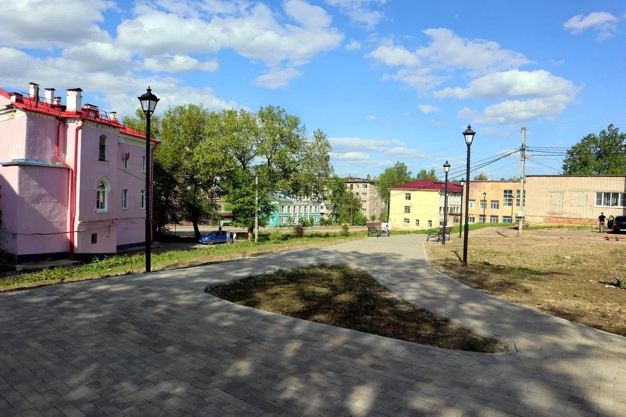 Вандалы продолжают громить благоустроенные города Тверской области