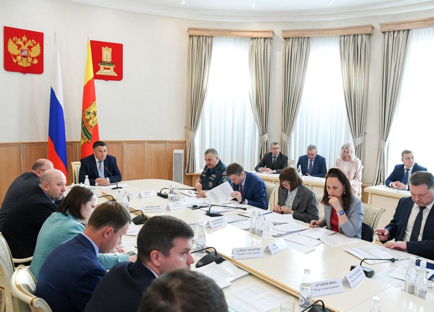По решению губернатора выделили дополнительные деньги на ремонт дорог в Твери По решению губернатора выделили дополнительные деньги на ремонт дорог в Твери