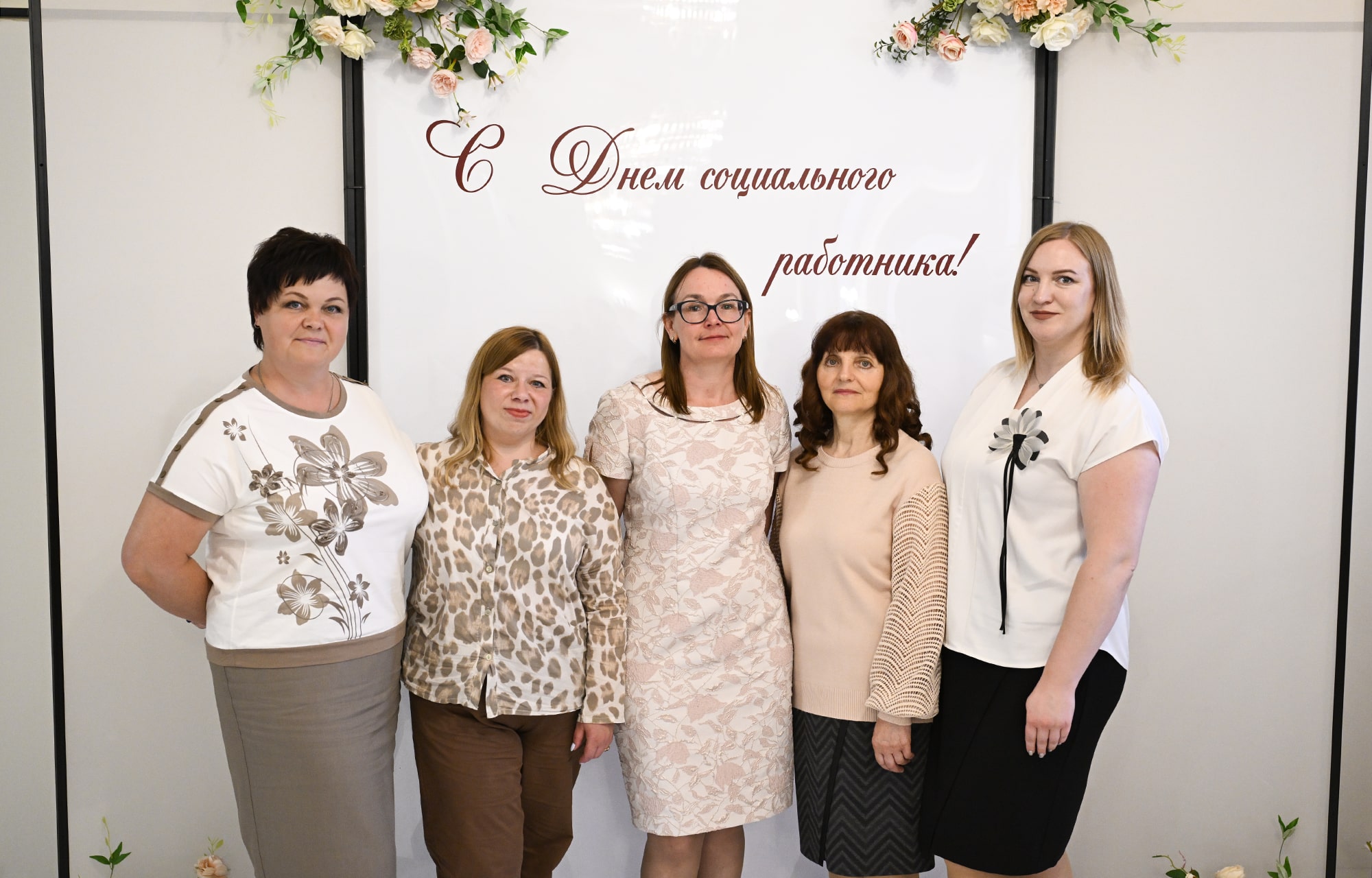 Игорь Руденя и Владимир Васильев наградили социальных работников Тверской области Игорь Руденя и Владимир Васильев наградили социальных работников Тверской области