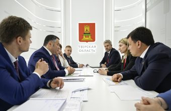 ПМЭФ-2025: Игорь Руденя обсудил АО «ДСК Автобан» дороги в Тверской области