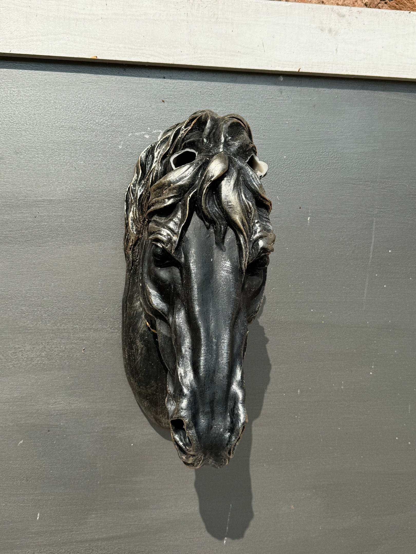 Вандалы продолжают громить благоустроенные города Тверской области