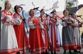 Лучшие народные ансамбли и сольные исполнители собрались в Калязине Лучшие народные ансамбли и сольные исполнители собрались в Калязине