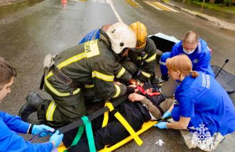 В Твери два человека пострадали в столкновении мотоцикла с автобусом В Твери два человека пострадали в столкновении мотоцикла с автобусом