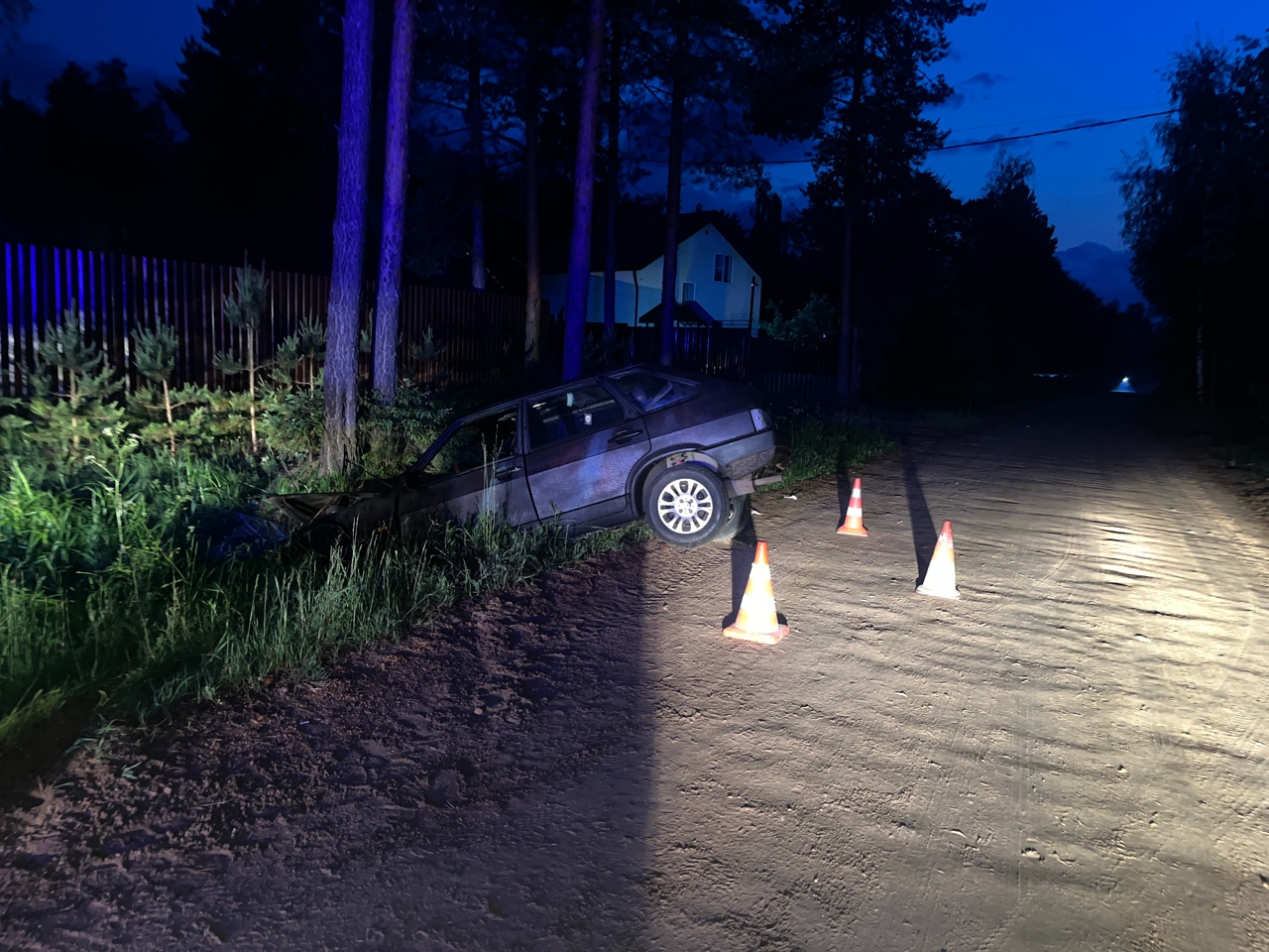 В Тверской области пострадал пассажир съехавшего в кювет ВАЗа