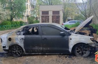 Житель Тверской области поджег автомобиль бывшего мужа своей возлюбленной