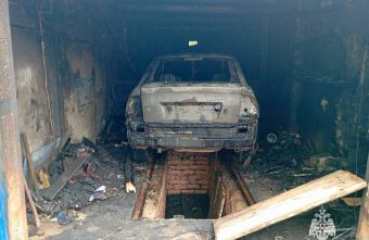В Тверской области в гараже сгорел ремонтируемый автомобиль