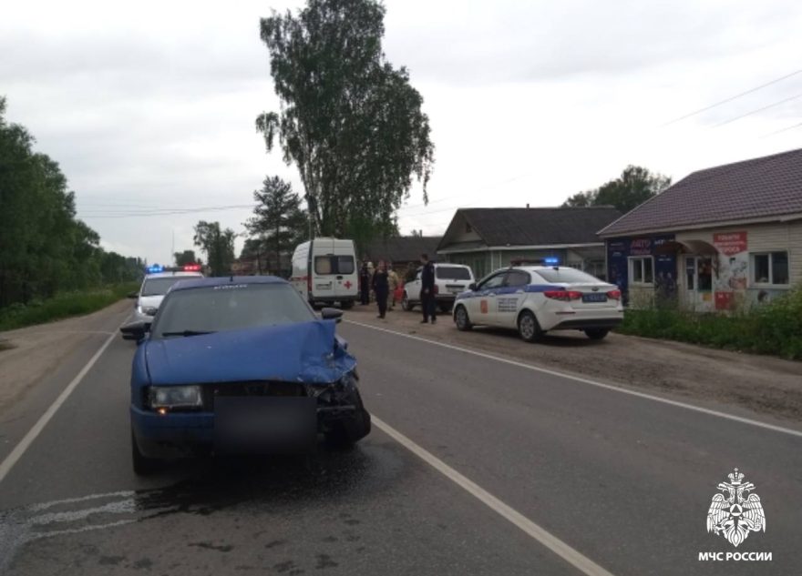 Сотрудники МЧС ликвидировали последствия ДТП в Тверской области дтп