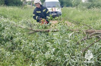 В Тверской области спасатели ликвидируют последствия урагана ликвидируют последствия