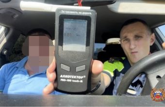 В Твери остановили пьяного водителя, который ехал на работу остановили