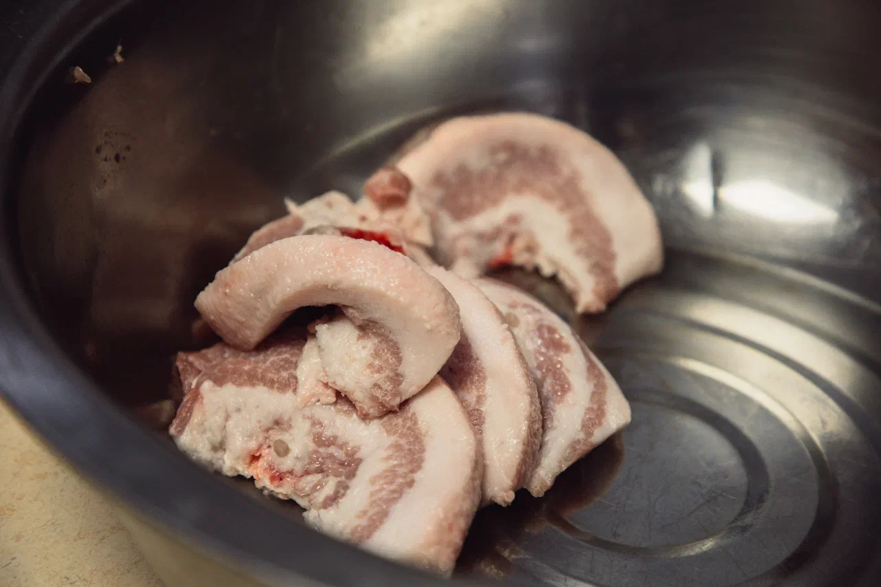 Тверская область отправит во Вьетнам больше 90 тонн свинины