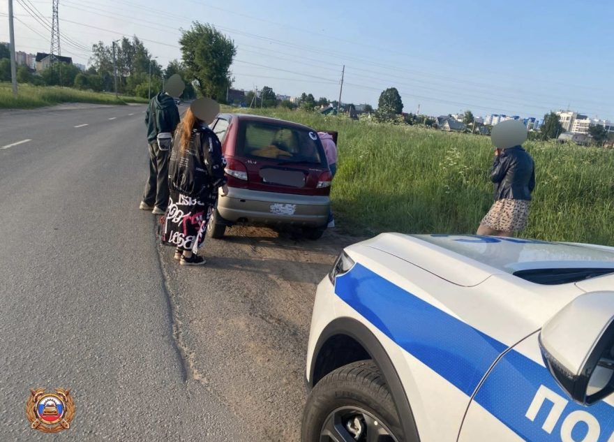 Сотрудники ДПС остановили 16-летнего подростка за рулём в Твери подросток