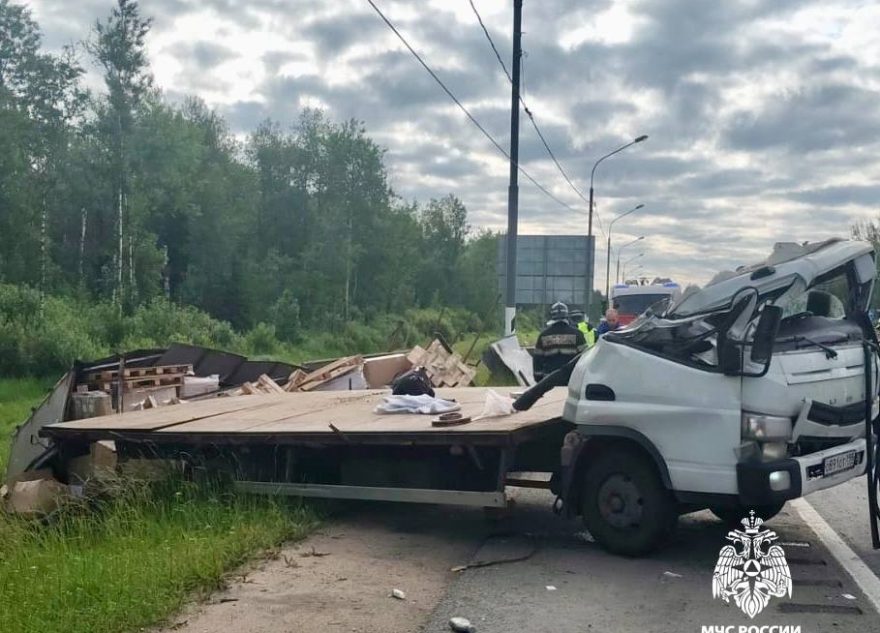 В Тверской области произошло ДТП с участием грузовика В Тверской области произошло ДТП с участием грузовика
