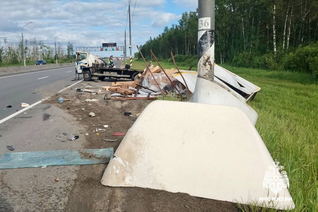 В Тверской области произошло ДТП с участием грузовика