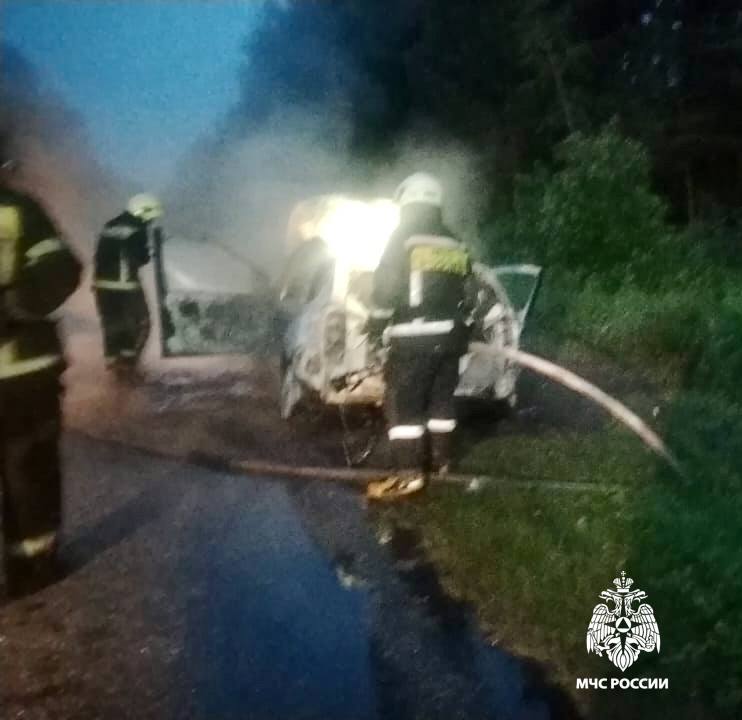 В Тверской области полностью сгорел автомобиль