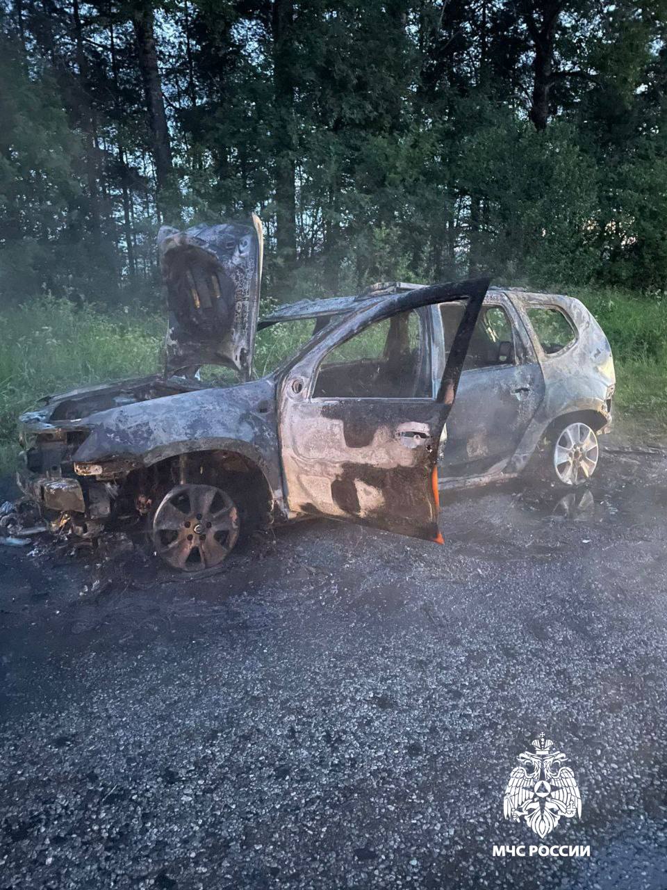 В Тверской области полностью сгорел автомобиль