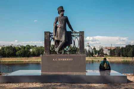 По следам великого поэта: Пушкинские места Твери и области, которые стоит посетить памятник