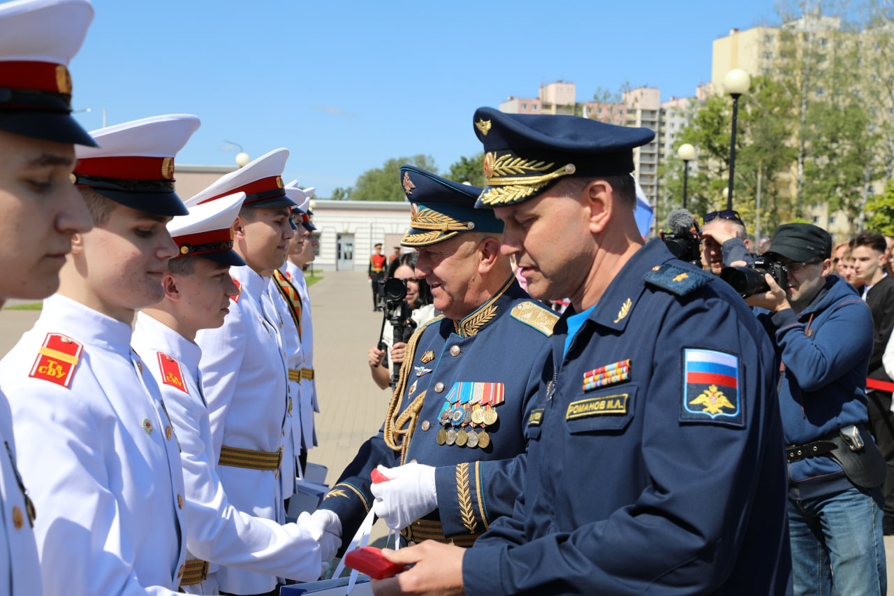 Губернатор Игорь Руденя поздравил 77-й выпуск Тверского суворовского училища с завершением обучения