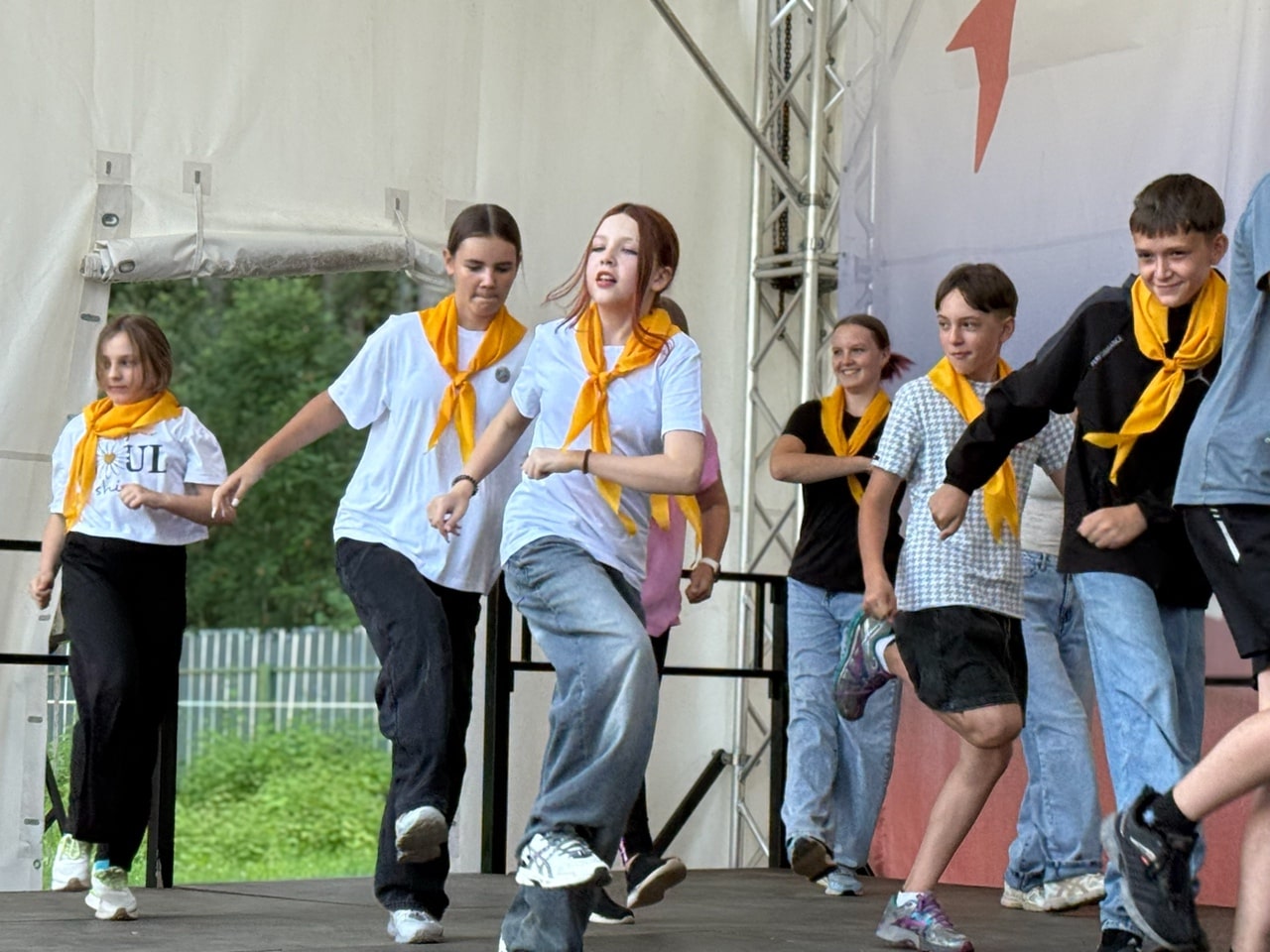 «Твори и создавай»: в детском лагере в Вышневолоцком округе открылась новая смена