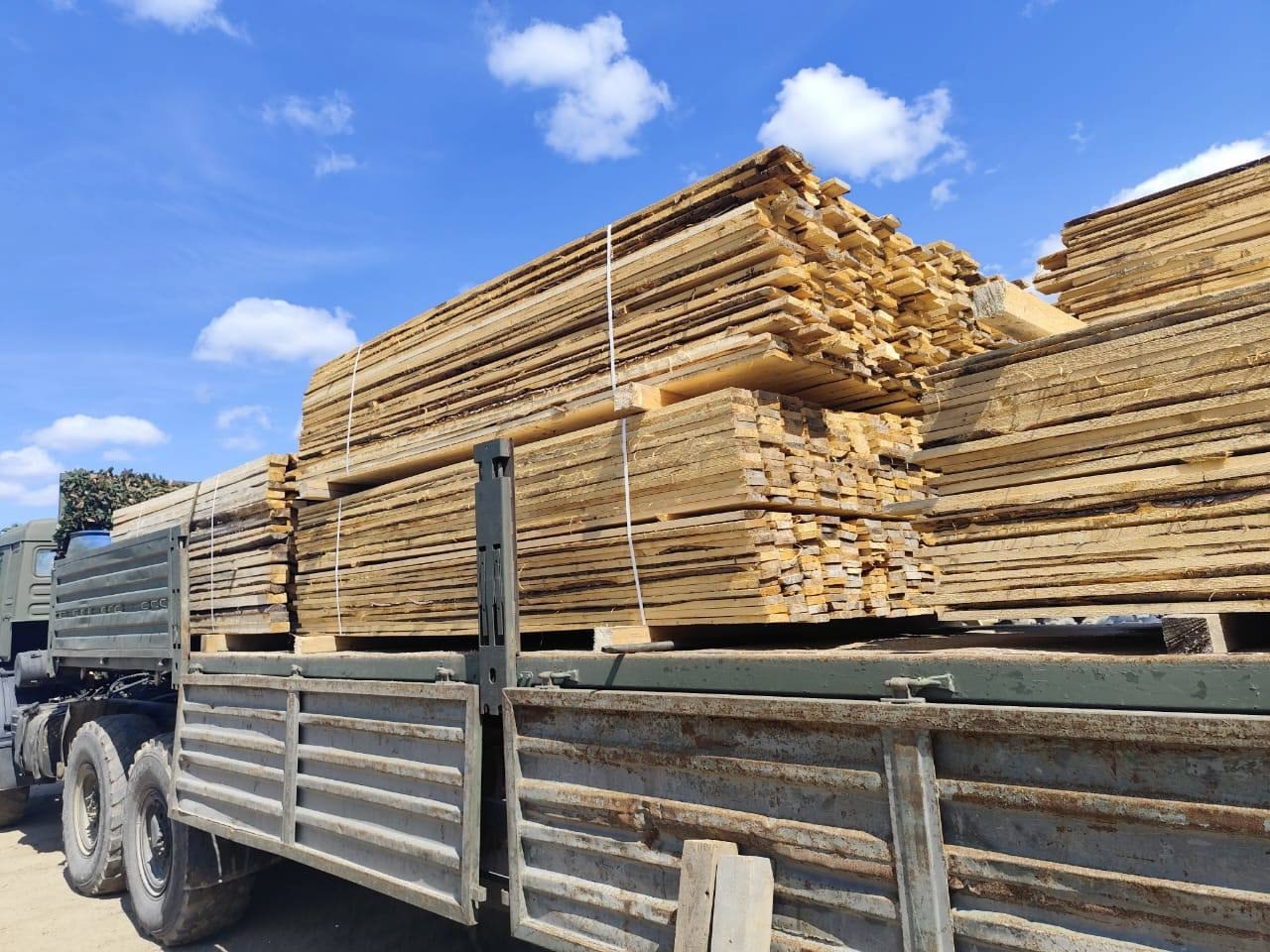 130 кубометров пиломатериалов передали из Тверской области в зону проведения СВО