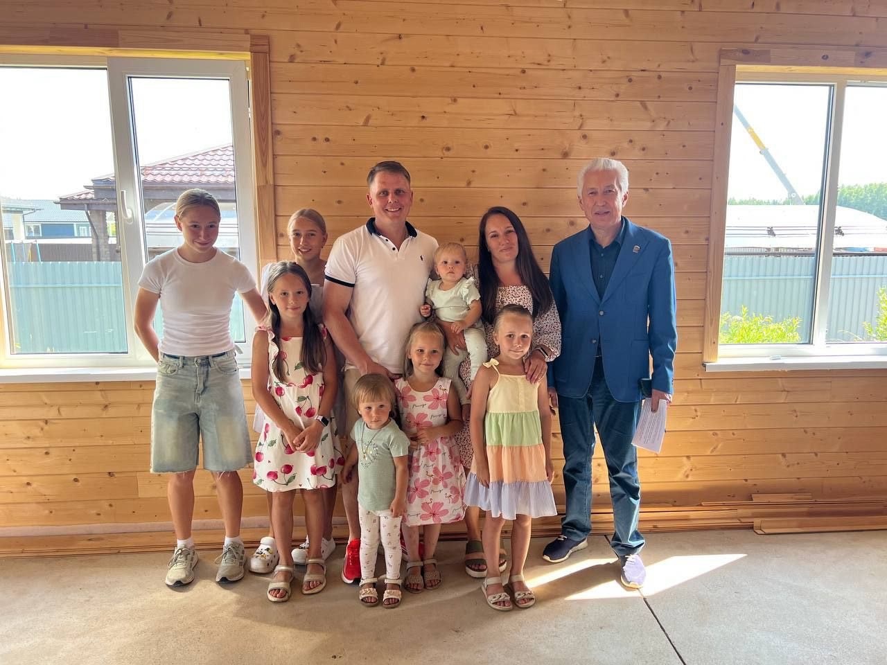 Владимир Васильев помог многодетной семье вернуть льготную ставку по ипотеке