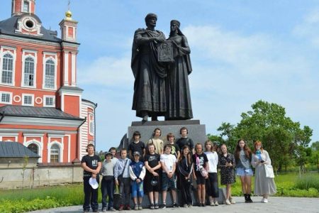 Больше 70 школьников сделали 1000 шагов по Торопцу патриарха Тихона Больше 70 школьников сделали 1000 шагов по Торопцу патриарха Тихона